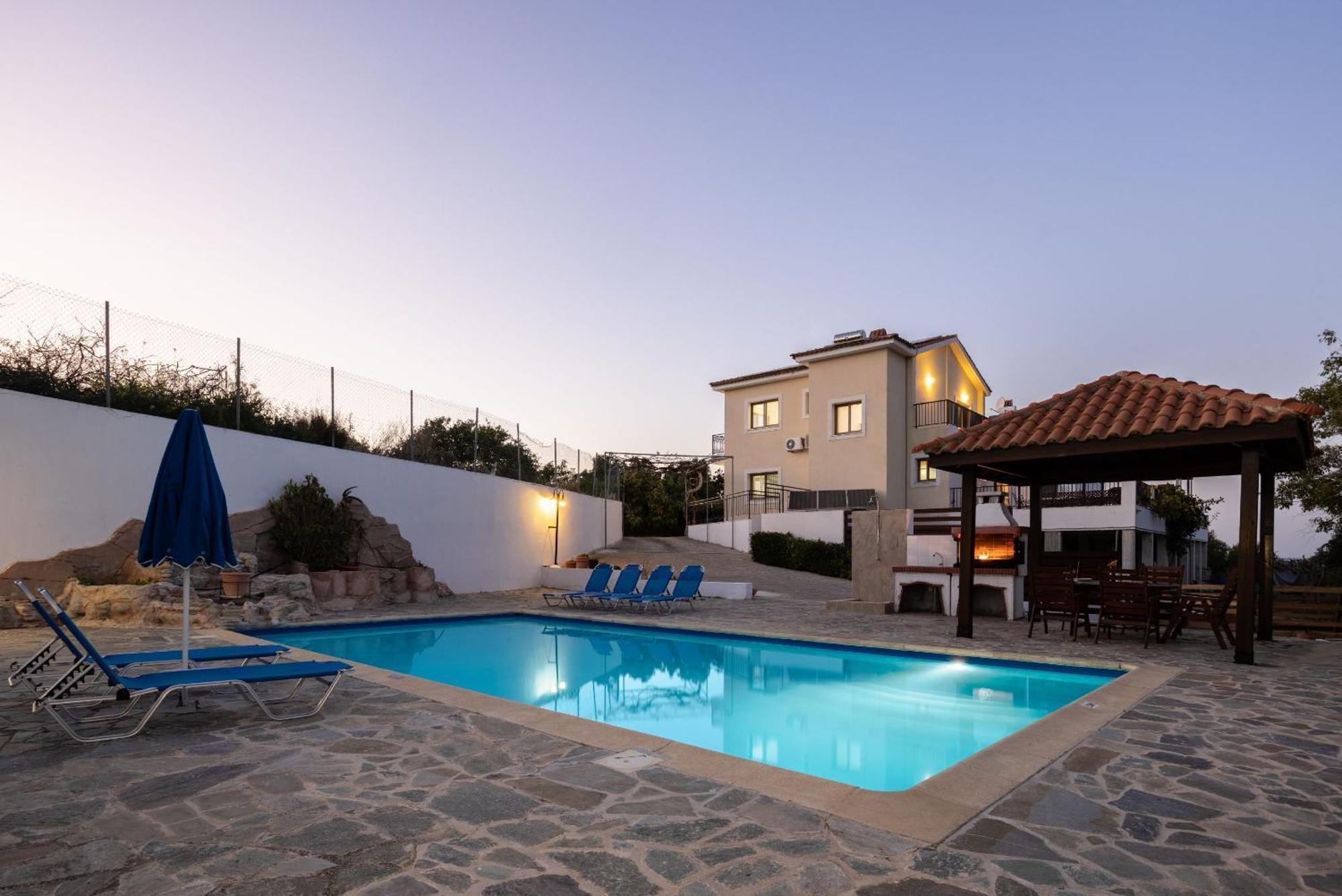 Villa Ira Finiki Latzi Exterior foto