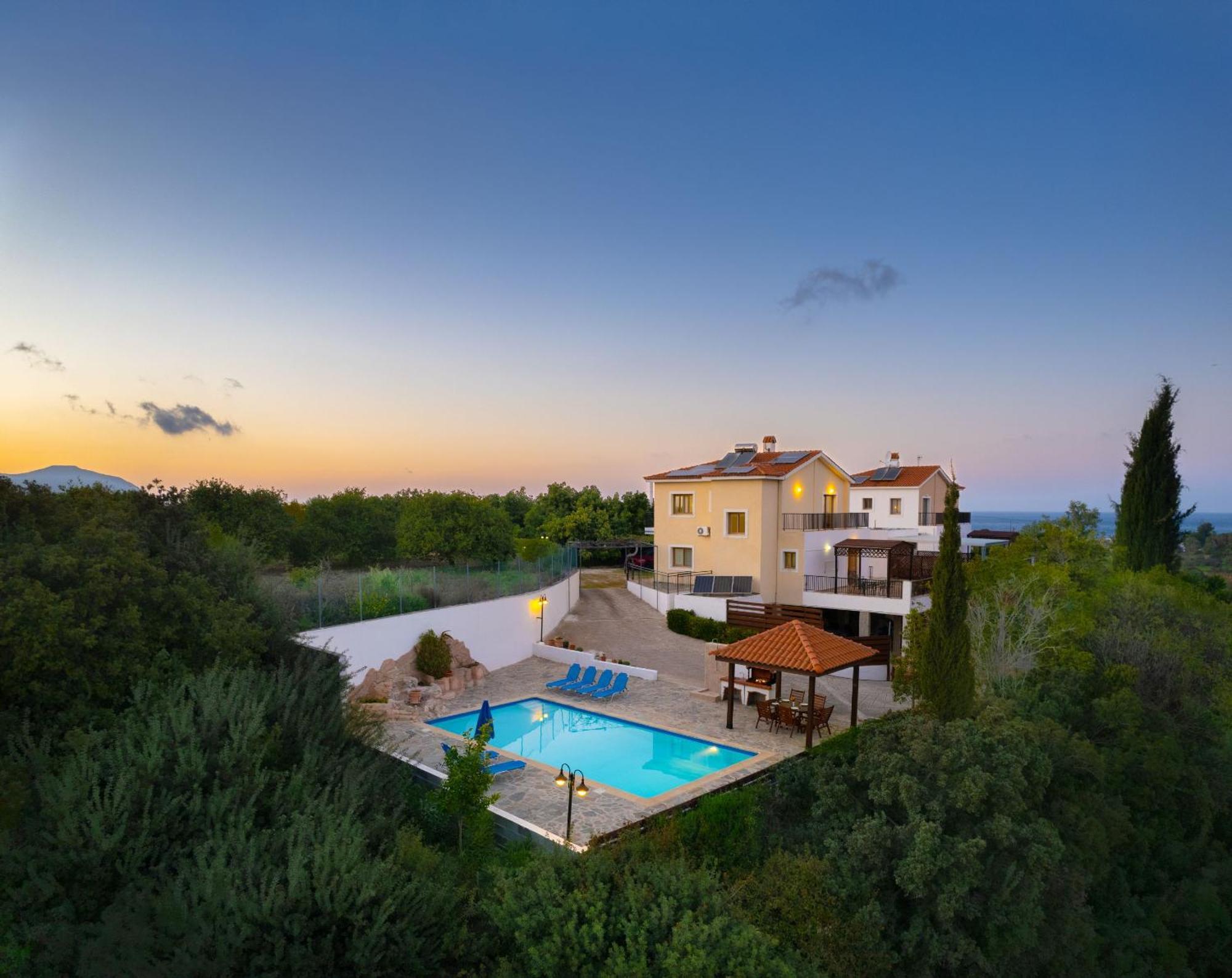 Villa Ira Finiki Latzi Exterior foto