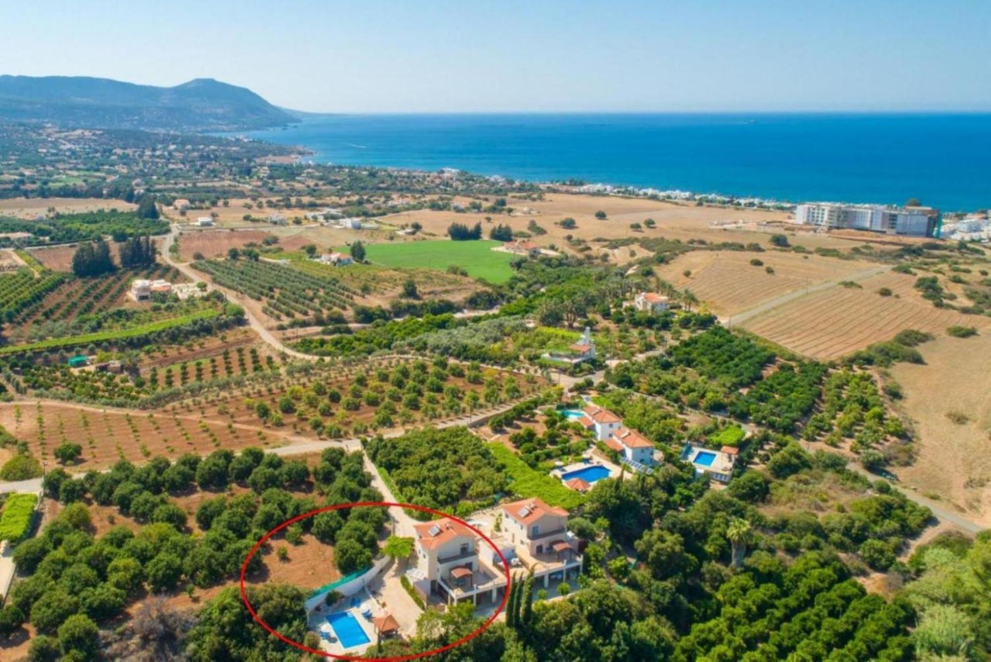 Villa Ira Finiki Latzi Exterior foto